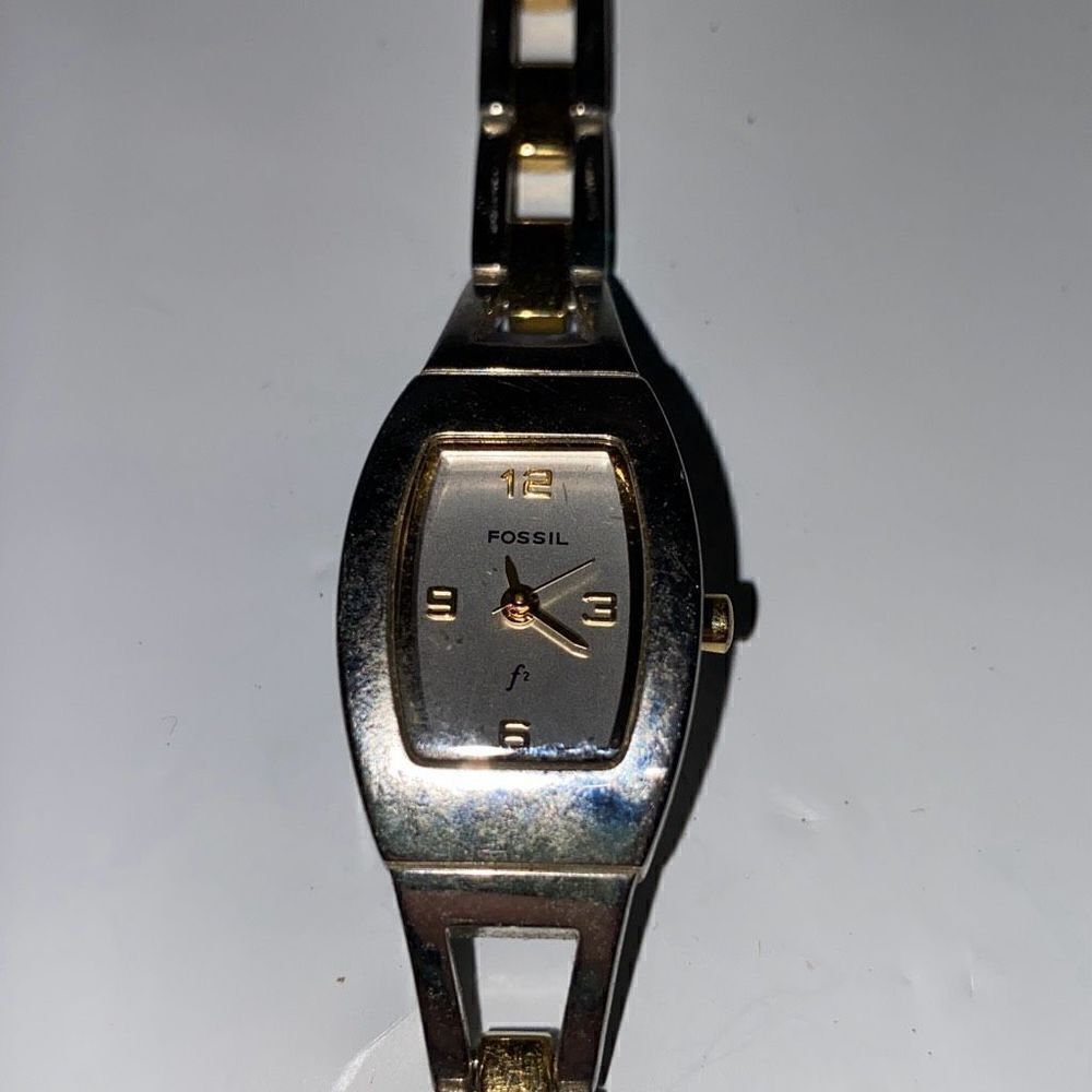 Vintage Fossil Women's Silver Gold Tone F2 Water Resist‎ 30M/100 Ft Quartz Watch